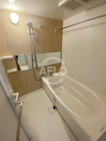 バス・シャワールーム　スプランディッド城東関目　浴室