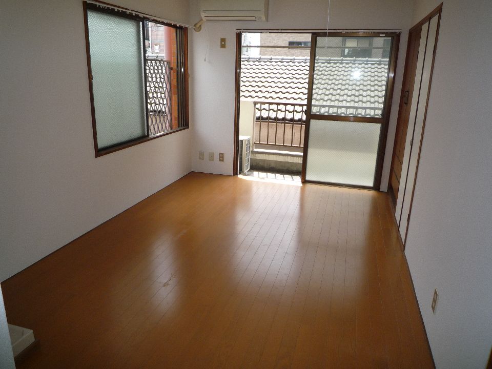 居室・リビング　９畳の洋室です