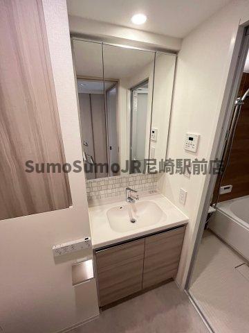 洗面設備　脱衣スペースもあります