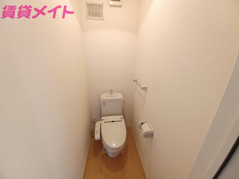 トイレ　別部屋参考写真です。