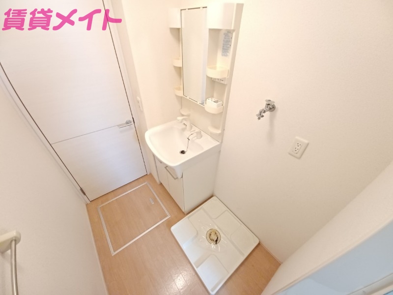 洗面設備　別部屋参考写真です。