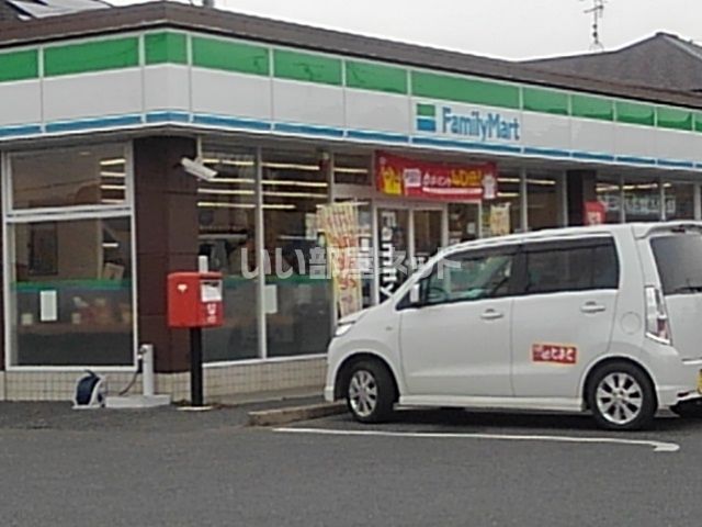 コンビニ　ファミリーマート上峰加茂店（コンビニ）まで386m