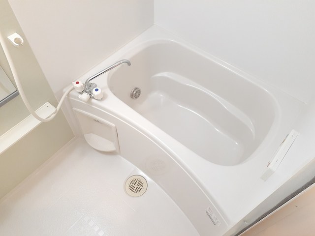 バス・シャワールーム　シャワー・追い焚き給湯