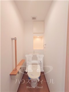 トイレ　別号室参考写真です