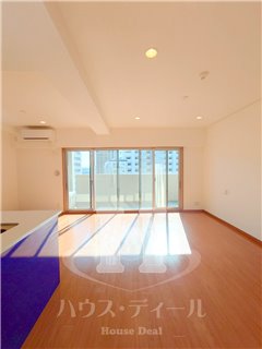 居室・リビング　別号室参考写真です