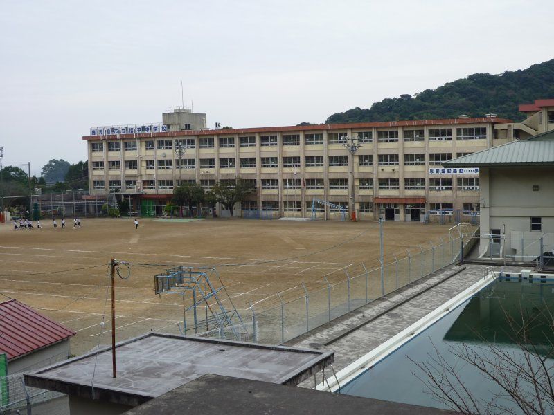 中学校　福平中学校（中学校）まで2469m