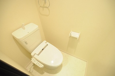 トイレ　温水洗浄便座