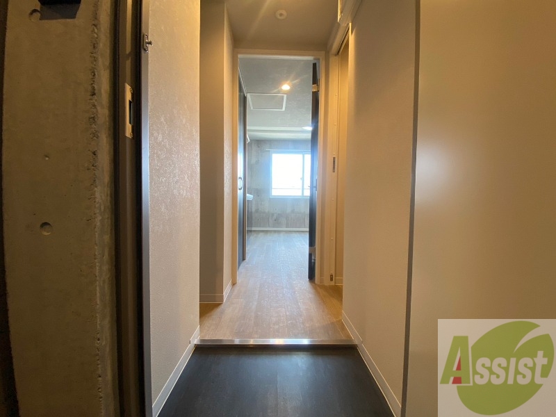 玄関　玄関の様子です。明るい印象ですね。気分もあがりそう。