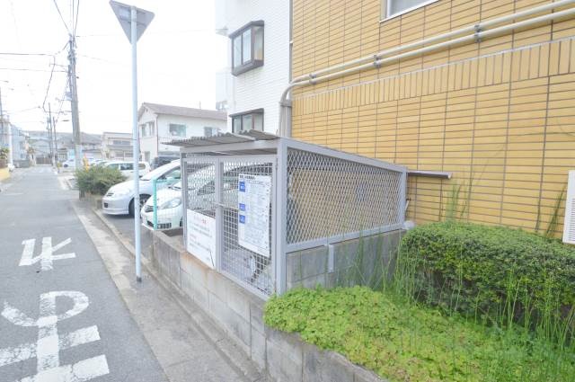 コンビニ　セブンイレブン（コンビニ）まで209m