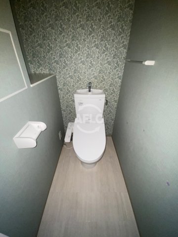 トイレ　リンデンプラザ心斎橋　温水洗浄便座