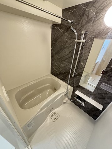 バス・シャワールーム　※同タイプ写真になります