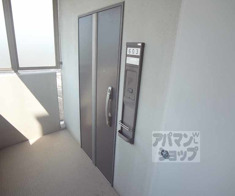その他設備　玄関ドアです。