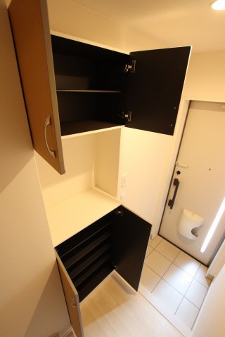 収納　シューズボックス