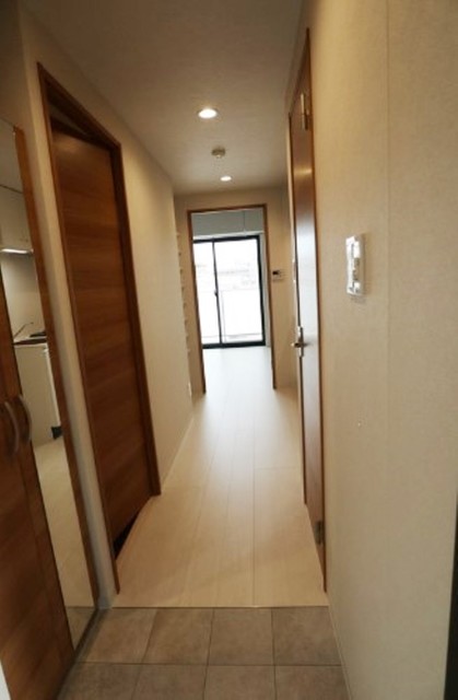 玄関　別部屋同仕様タイプ