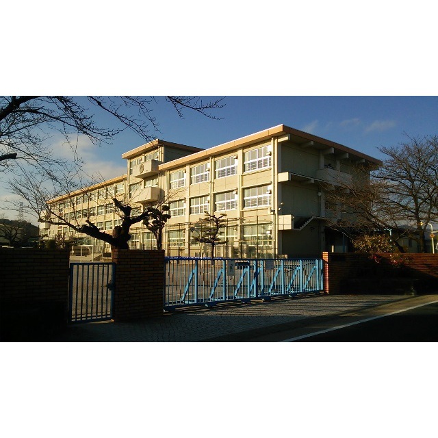 小学校　西郷小学校　　４７（小学校）まで1180m