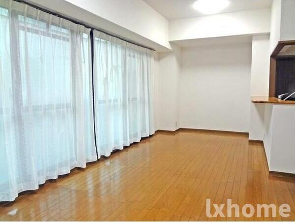 居室・リビング　こちらのリビングで趣味の時間をお楽しみください