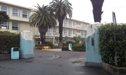 中学校　宮崎市立宮崎東中学校（中学校）まで702m