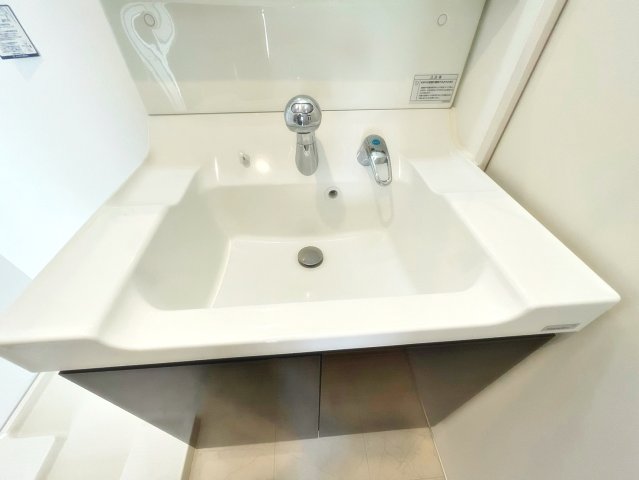 洗面設備　コンパクトで使いやすい洗面所