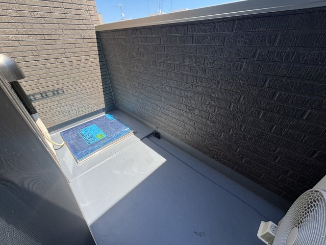 バルコニー　開放的で明るい空間を演出してくれるバルコニーです