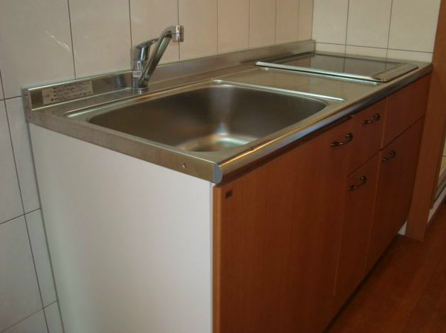 キッチン　写真は反転タイプになります。