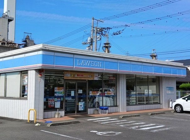コンビニ　ローソン四国中央金生町下分店（コンビニ）まで400m