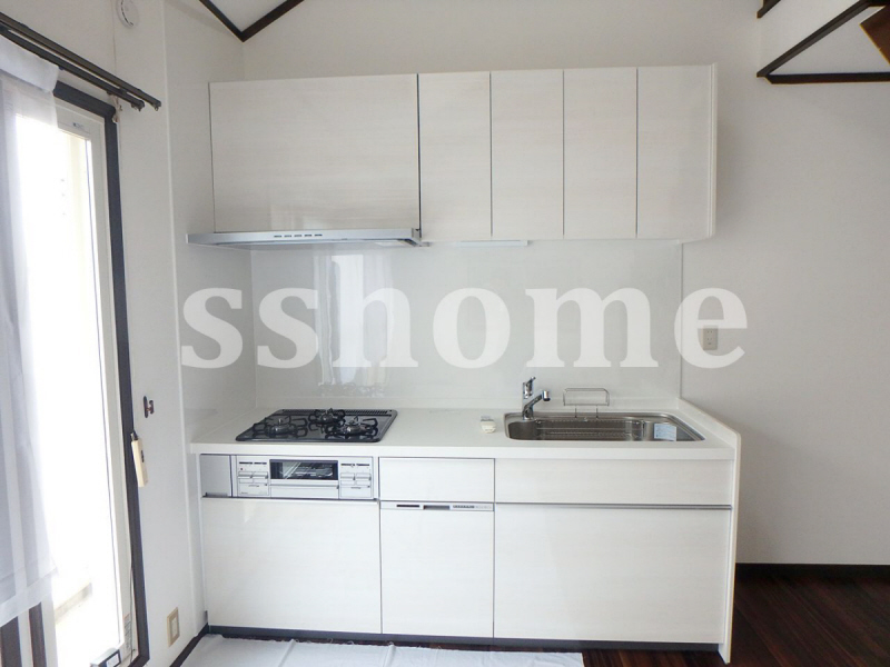 キッチン　3口ガスコンロ付きシステムキッチン