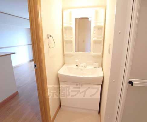 洗面設備　毎朝この洗面器と向かい合えます！