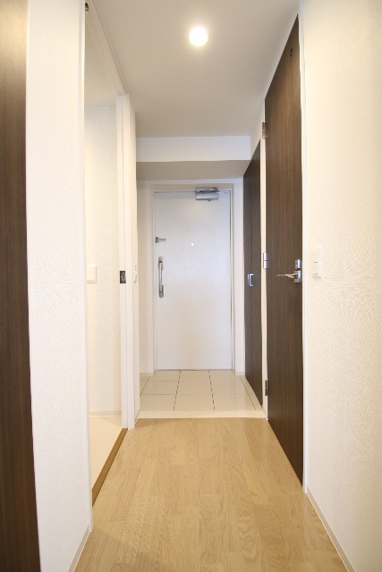 玄関　※別室の参考写真の為、現況優先です。