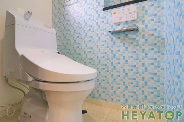 トイレ　温水洗浄便座（同仕様写真）