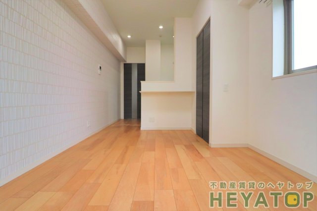 居室・リビング　洋室９.８帖（同仕様写真）