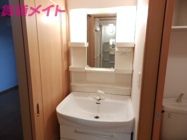 洗面設備　同物件別室写真