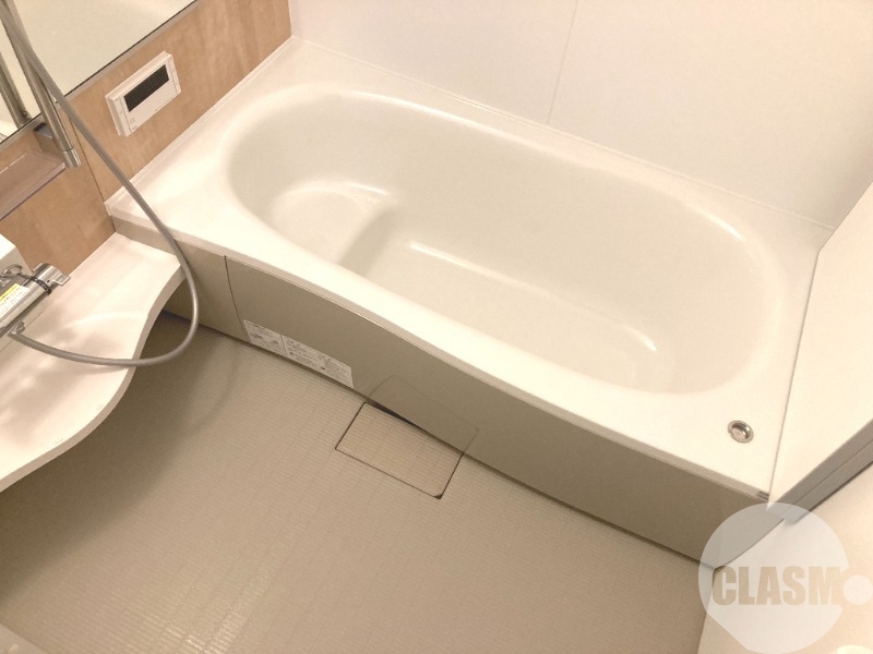 バス・シャワールーム　浴室乾燥機＆追焚機能付き広々バスルーム♪