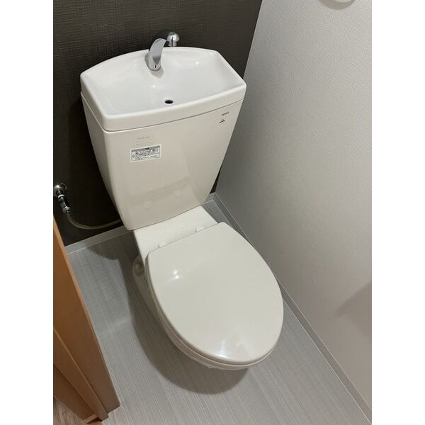 トイレ　※別室の参考写真の為、現況優先です。