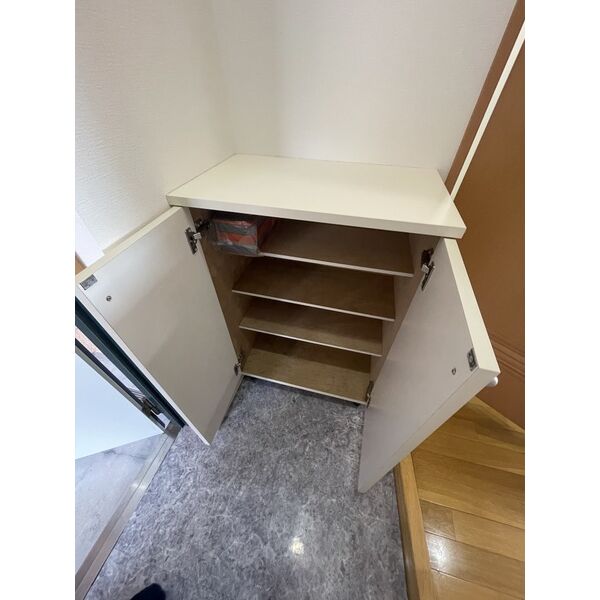 玄関　※別室の参考写真の為、現況優先です。