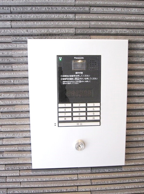 セキュリティ　女性の方でも安心のモニター付きオートロック♪