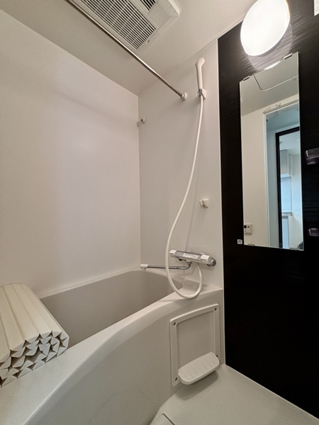 バス・シャワールーム　雨の日でも安心の浴室乾燥機付きです♪