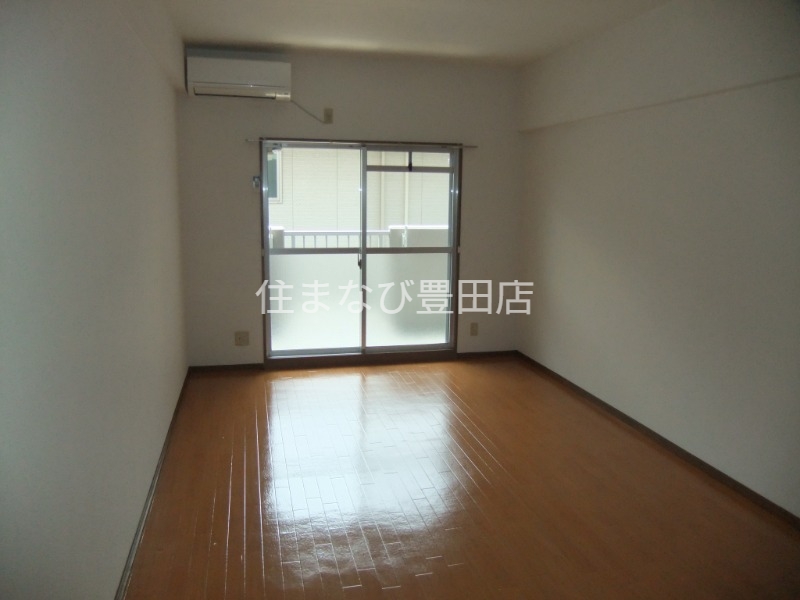 居室・リビング　同型別部屋写真