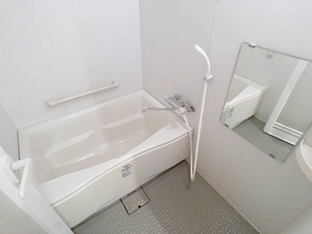 バス・シャワールーム　掲載写真は同建物の別部屋を掲載しております。実際のお部屋と仕