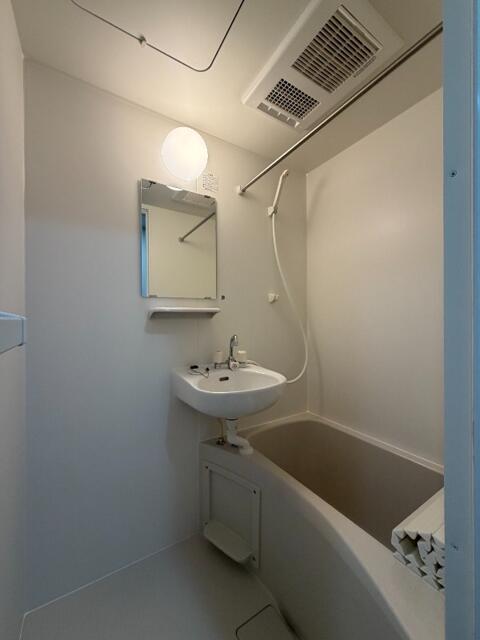 バス・シャワールーム　?