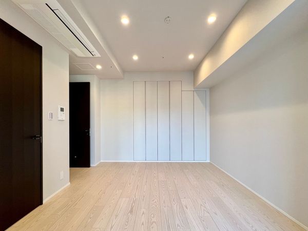 その他部屋・スペース　約１１帖の主寝室
