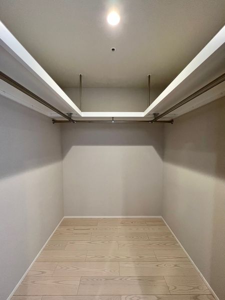 収納　主寝室のウォークインクローゼット