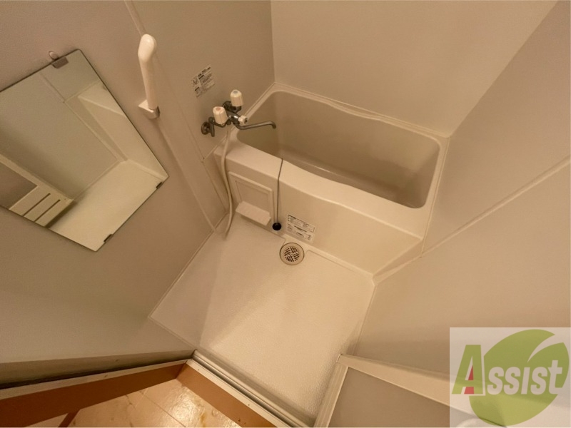 バス・シャワールーム　お風呂になります。一日の疲れを癒してくださいね。