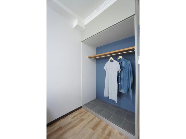 収納　おしゃれなオープンンクローゼット