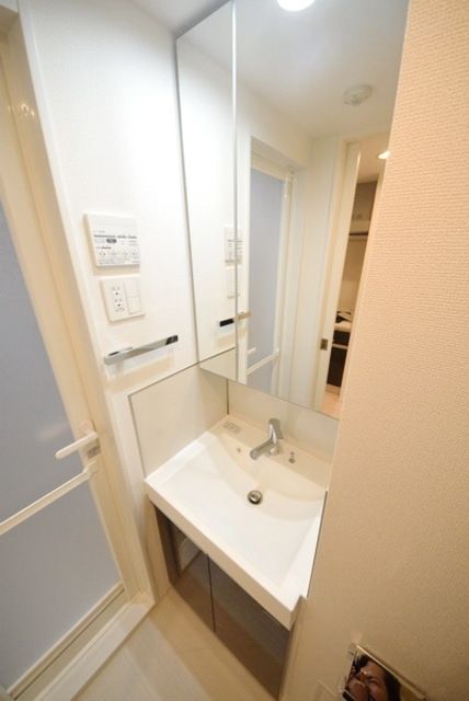 洗面設備　★洗面化粧台付きです★