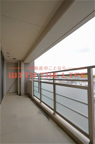 バルコニー　落ち着いた時間を過ごせるバルコニーです