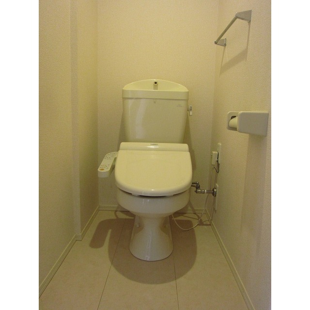 トイレ　別の部屋の写真になります