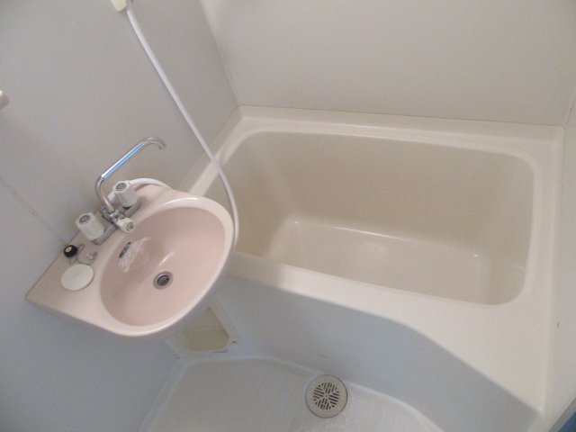 バス・シャワールーム　日々の暮らしに欠かせないお風呂です