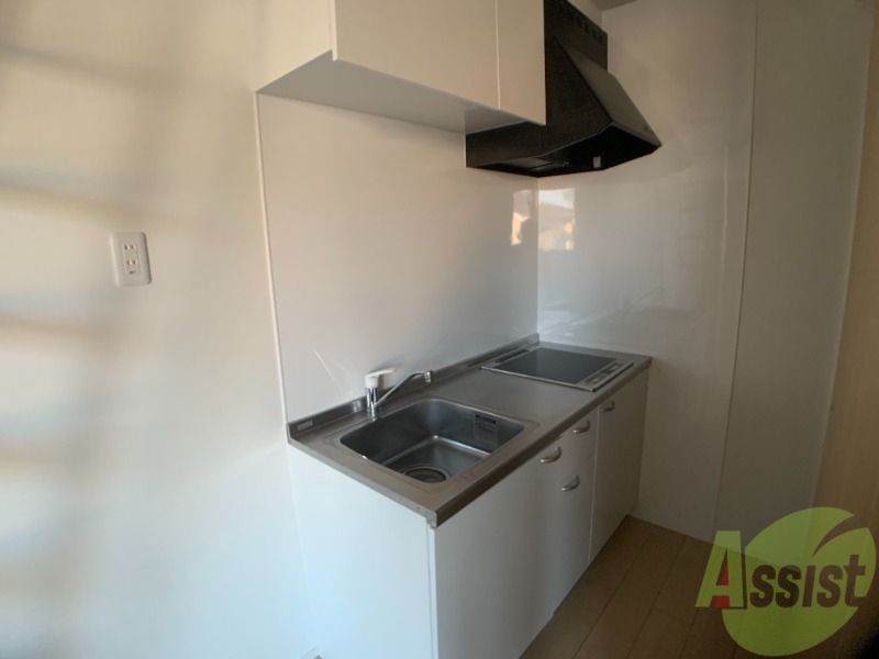 キッチン　コンパクトなキッチンで一人暮らしにぴったりです。