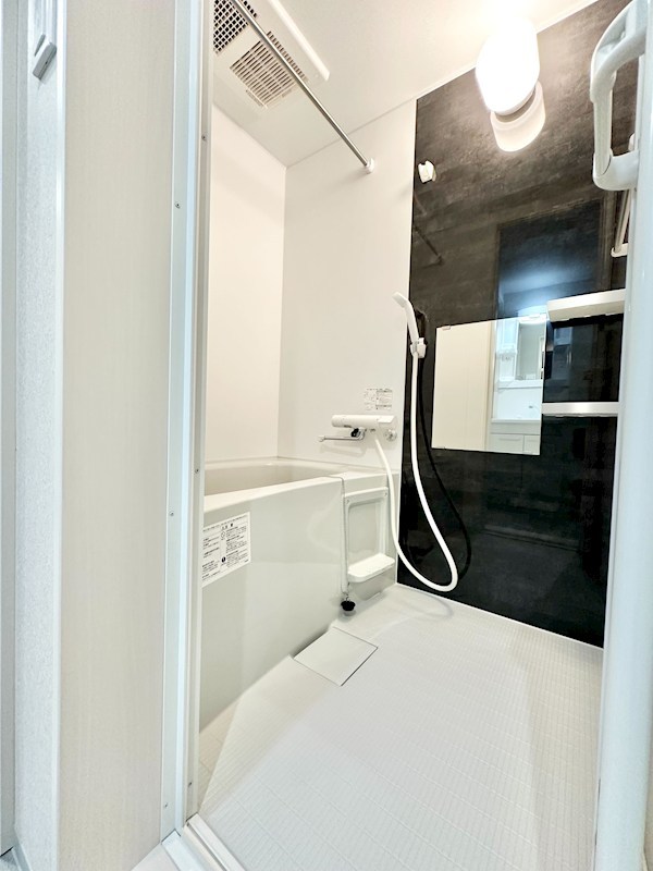 バス・シャワールーム　バスルーム　浴室暖房乾燥機付き