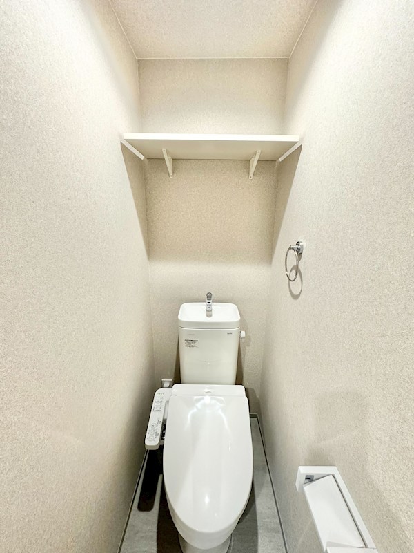 トイレ　温水洗浄暖房便座付トイレ